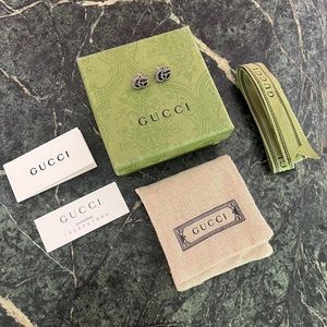 AUTHENTIC Gucci Double G Earrings. Style 627755 J8400 0701.